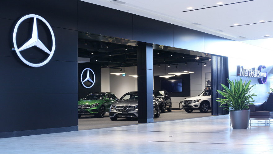 Mercedes_Benz_Canada_Inc__Mercedes_Benz_Canada_opens_new_retail